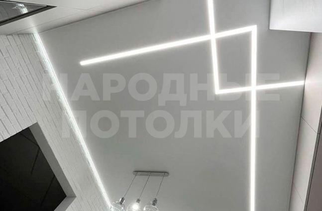 дизайн потолка со световыми линиями фото