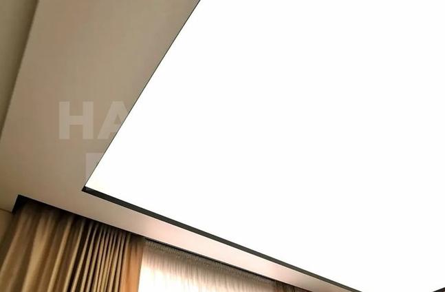 двухуровневый белый натяжной потолок фото