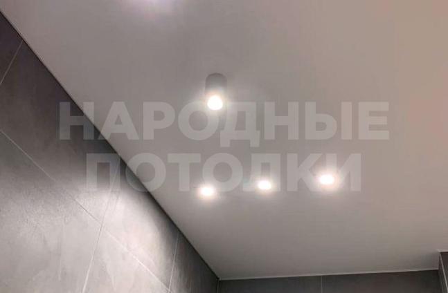 освещение ванной комнаты с натяжным потолком фото
