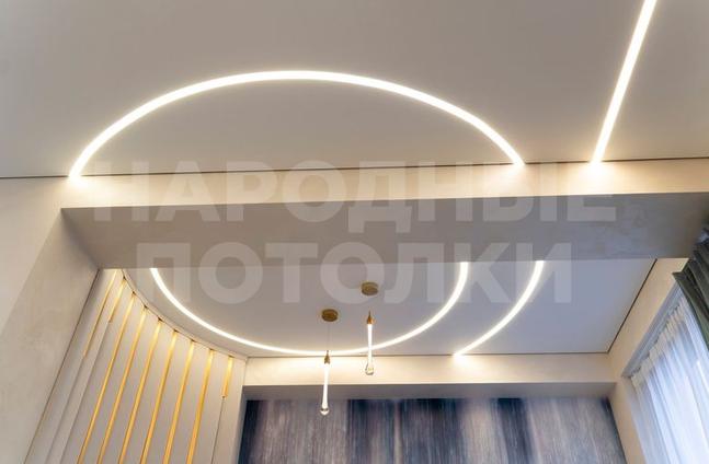 потолок световые линии в коридор фото