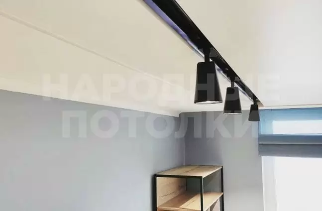 как снять спот с натяжного потолка